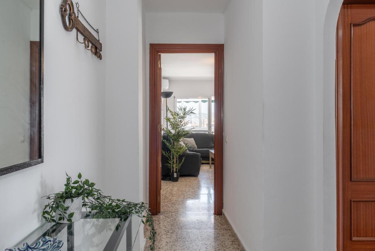 Tuguest Heroe Apartment Малага Экстерьер фото