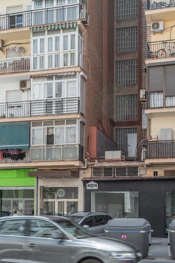 Tuguest Heroe Apartment Малага Экстерьер фото