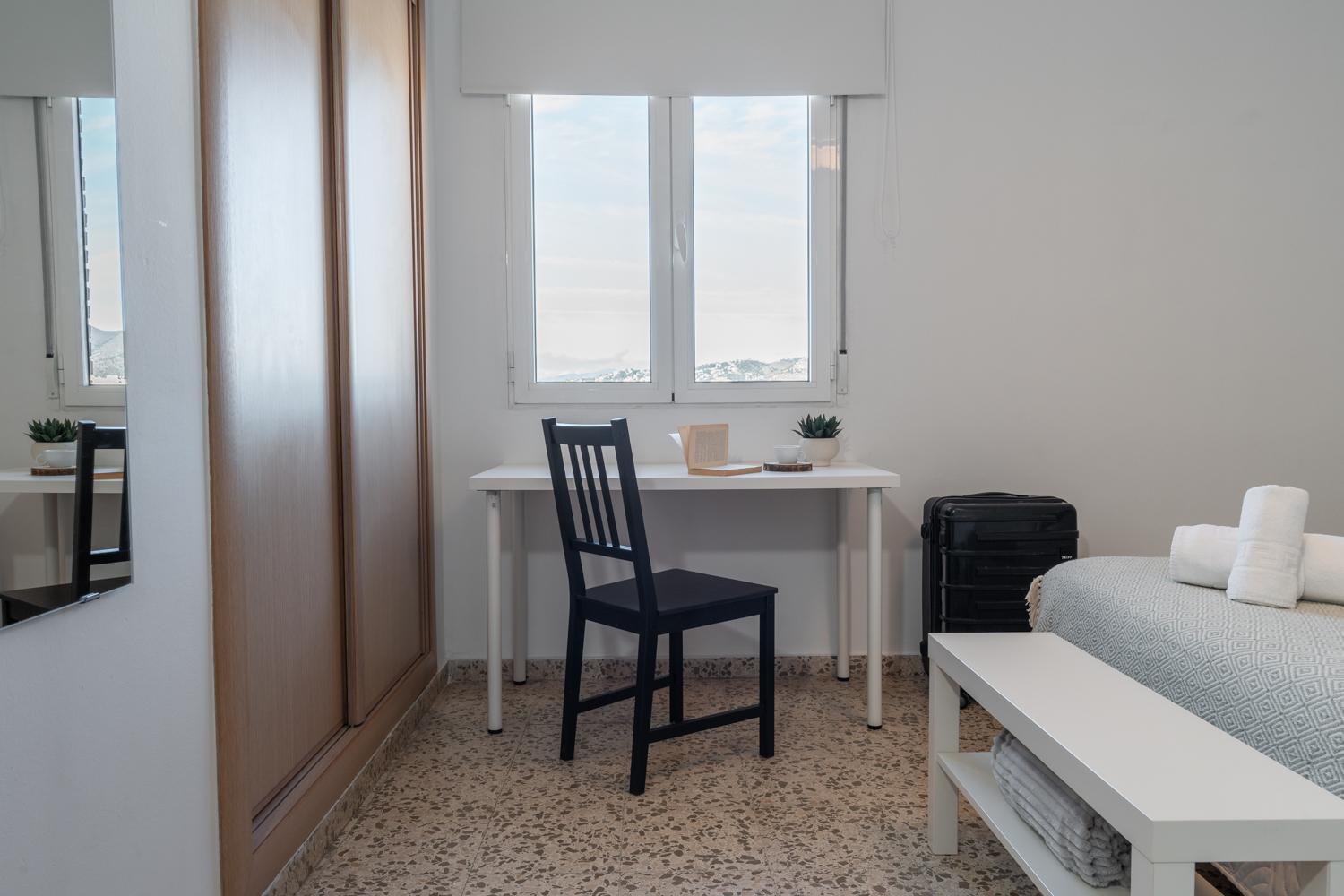 Tuguest Heroe Apartment Малага Экстерьер фото